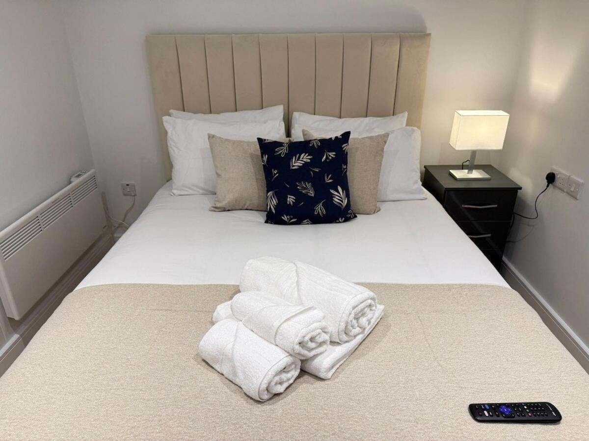 Apartment Sale Road Serviced Near Airport & Trafford Centre