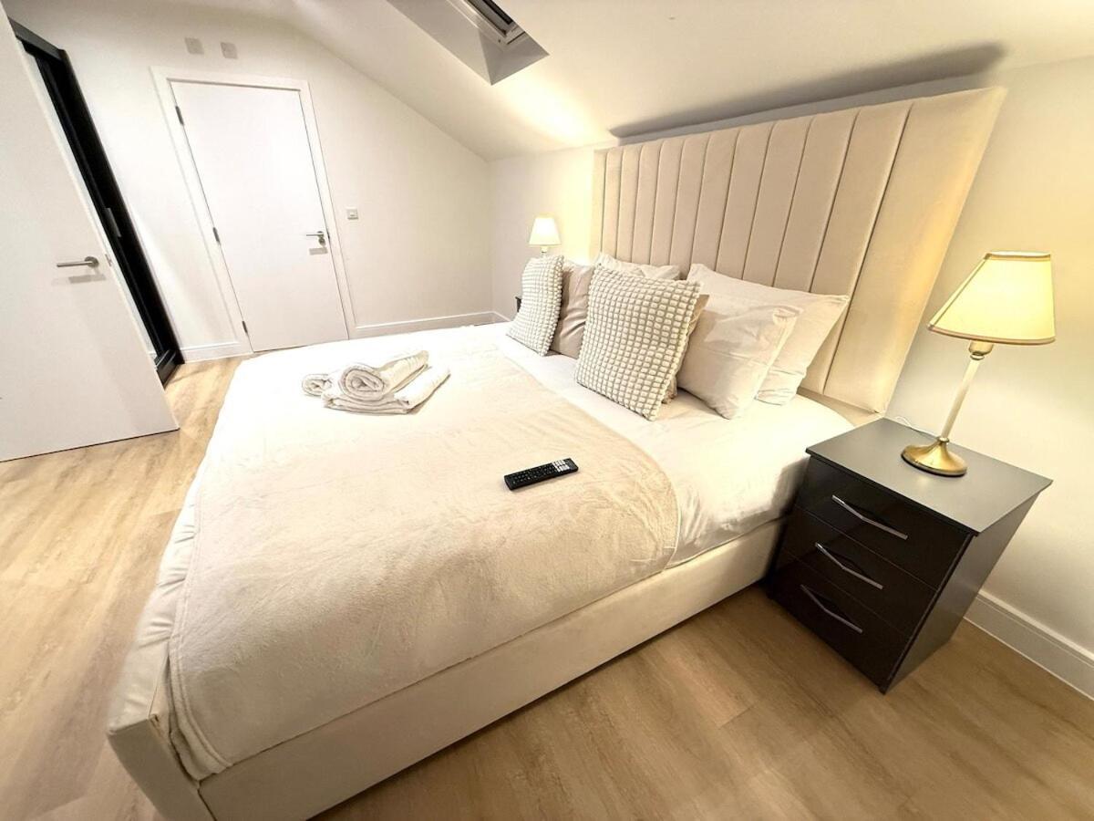Sale Road Serviced Near Airport & Trafford Centre Apartment Wythenshawe