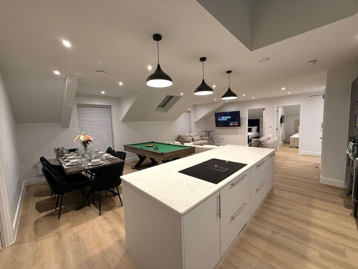 Sale Road Serviced Near Airport & Trafford Centre Apartment Wythenshawe