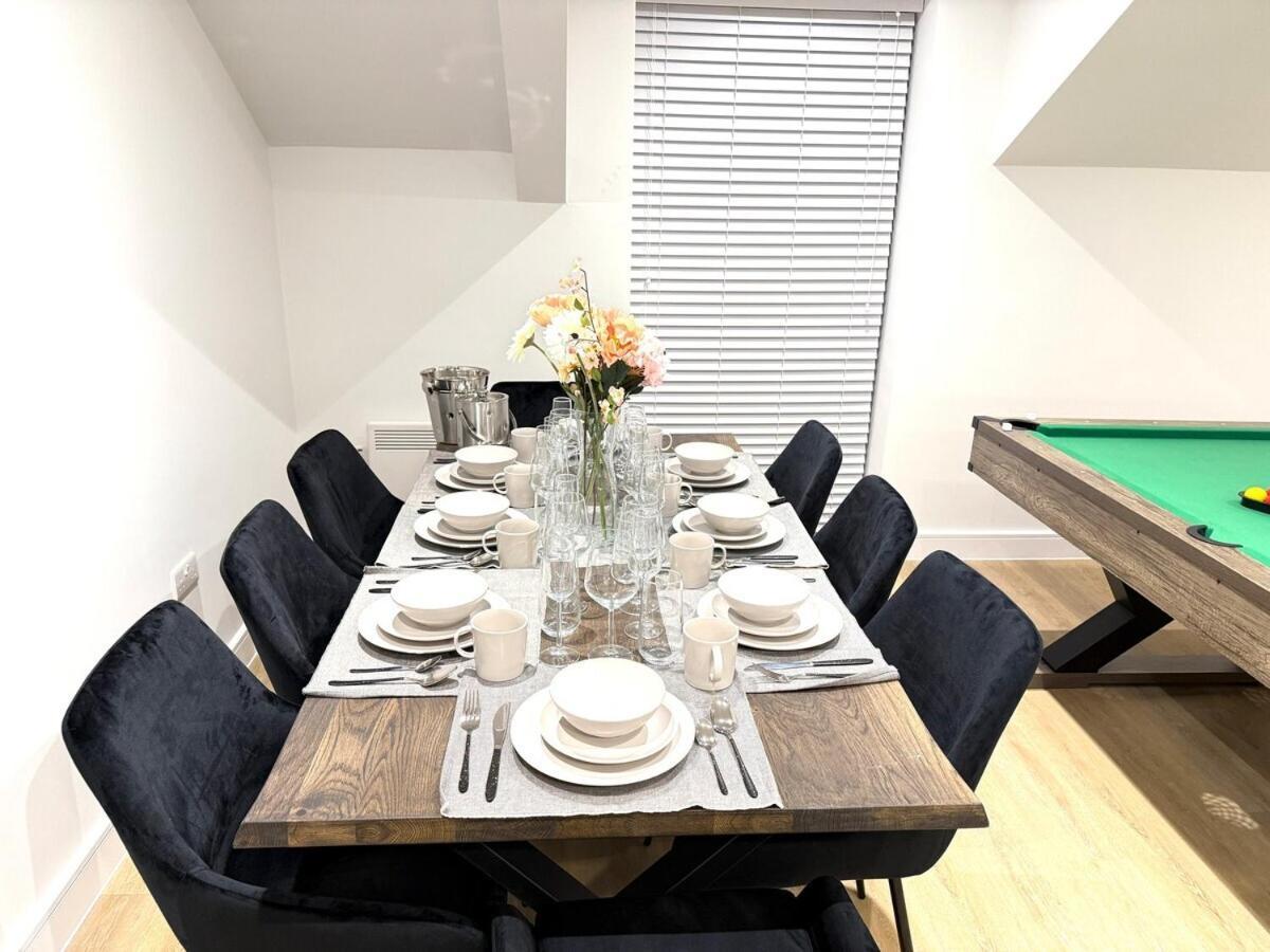 Sale Road Serviced Near Airport & Trafford Centre * Wythenshawe