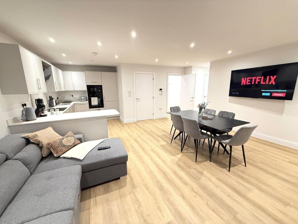 Apartment Sale Road Serviced Near Airport & Trafford Centre