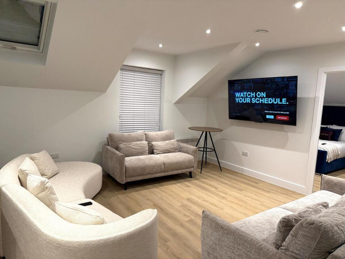 Apartment Sale Road Serviced Near Airport & Trafford Centre *
