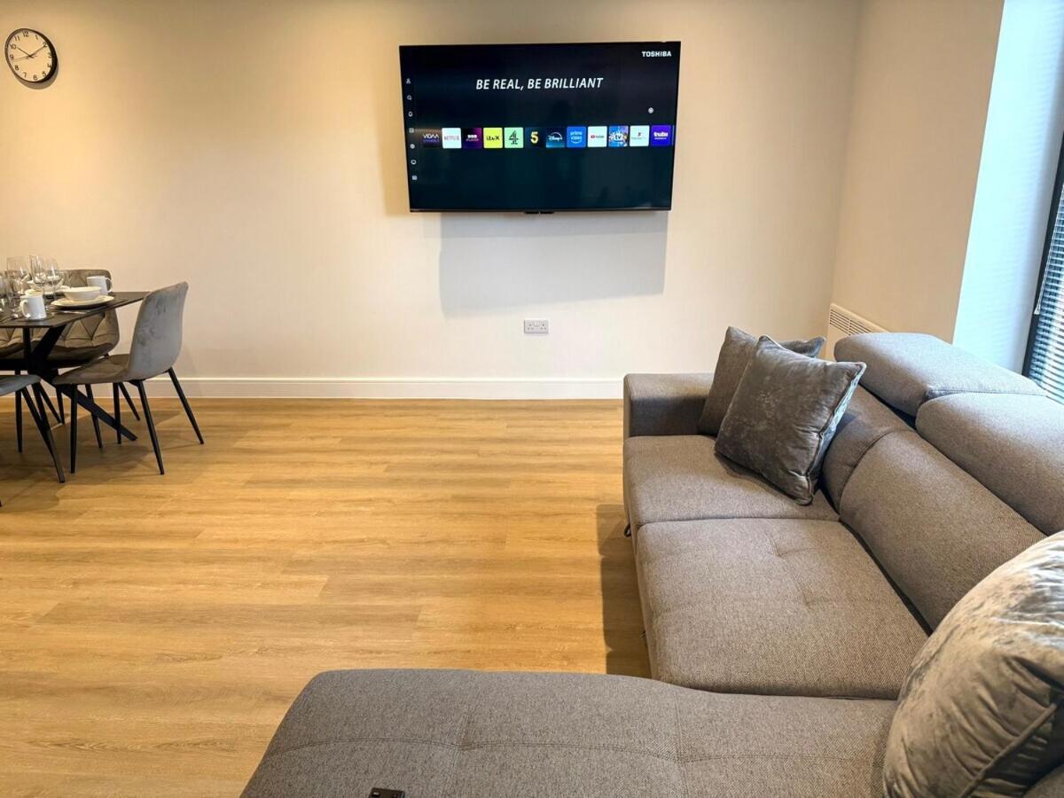 Apartment Sale Road Serviced Near Airport & Trafford Centre Wythenshawe
