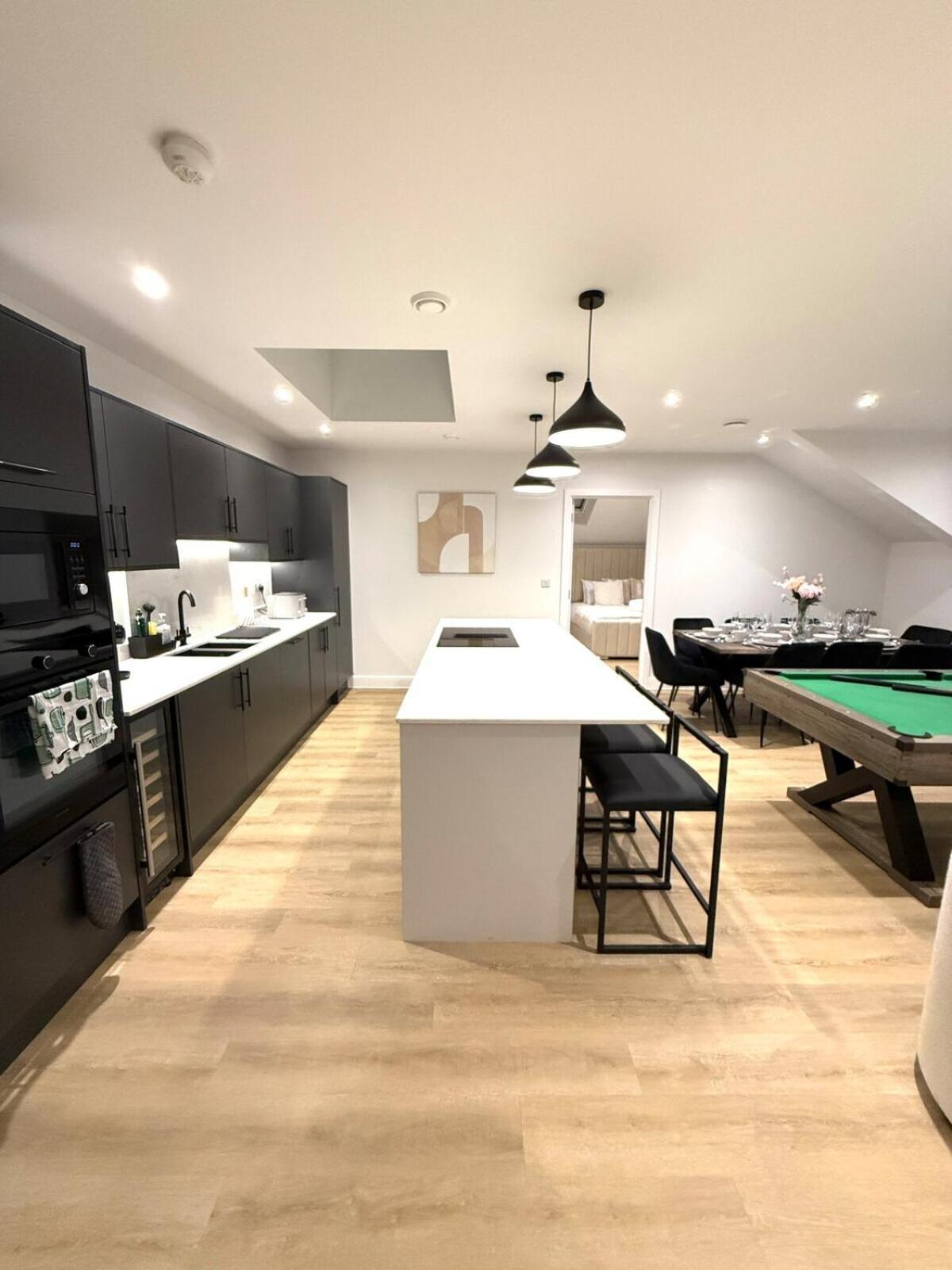 Apartment Sale Road Serviced Near Airport & Trafford Centre
