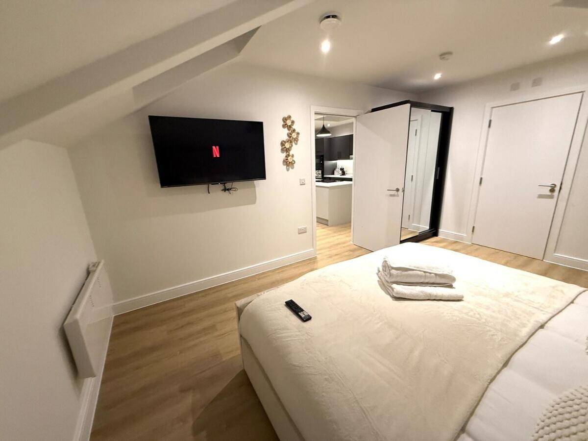Apartment Sale Road Serviced Near Airport & Trafford Centre Wythenshawe