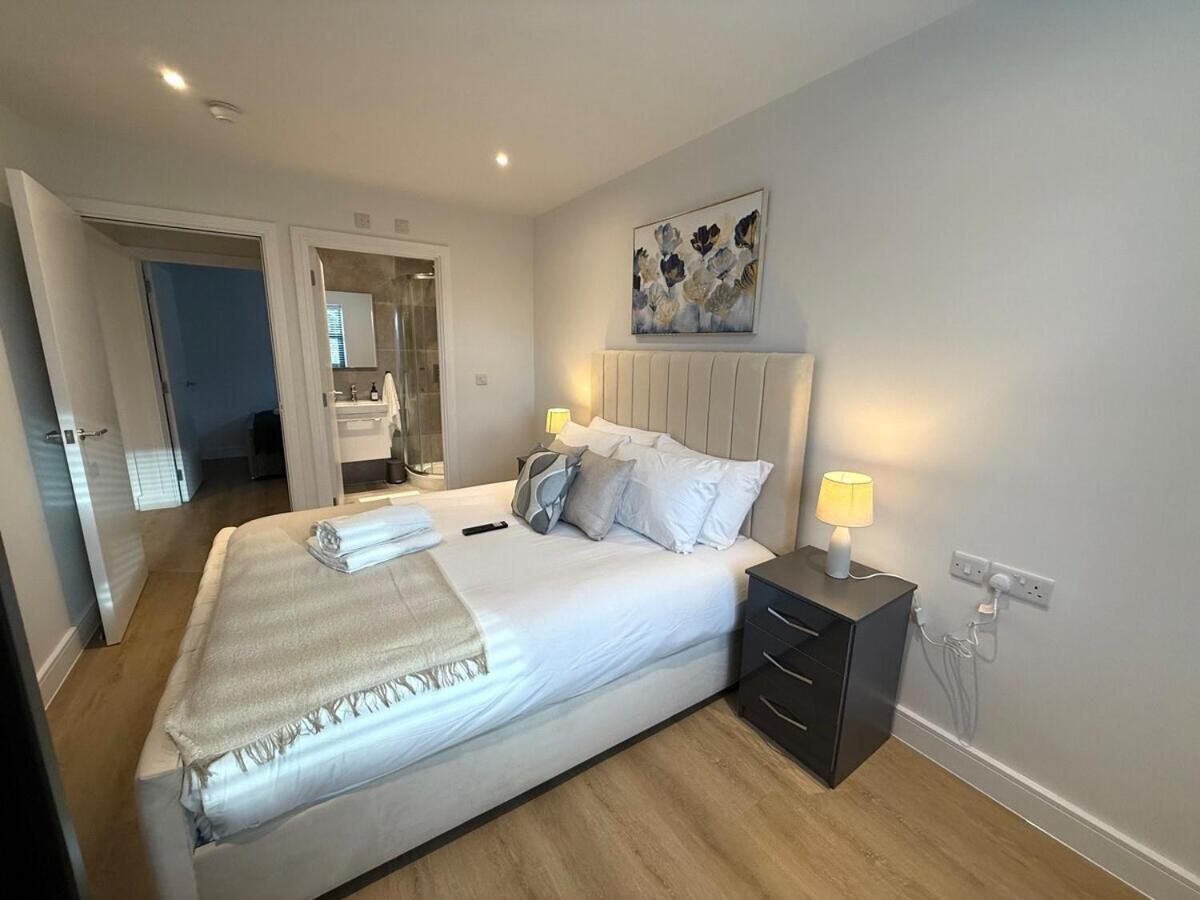 Apartment Sale Road Serviced Near Airport & Trafford Centre