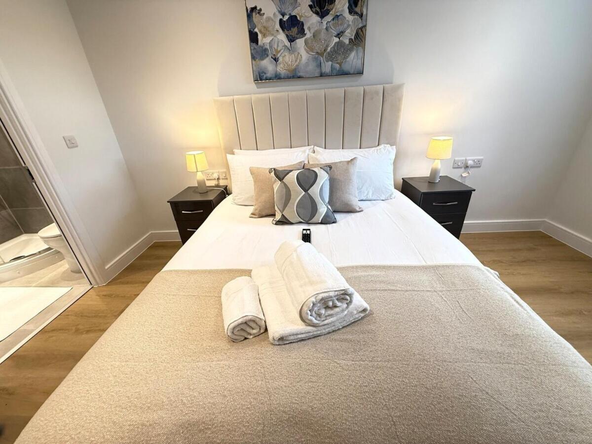 Apartment Sale Road Serviced Near Airport & Trafford Centre Wythenshawe