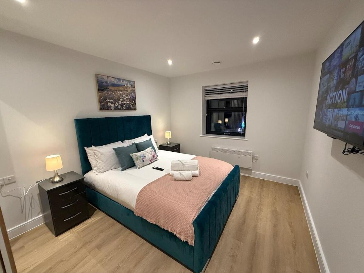 Apartment Sale Road Serviced Near Airport & Trafford Centre