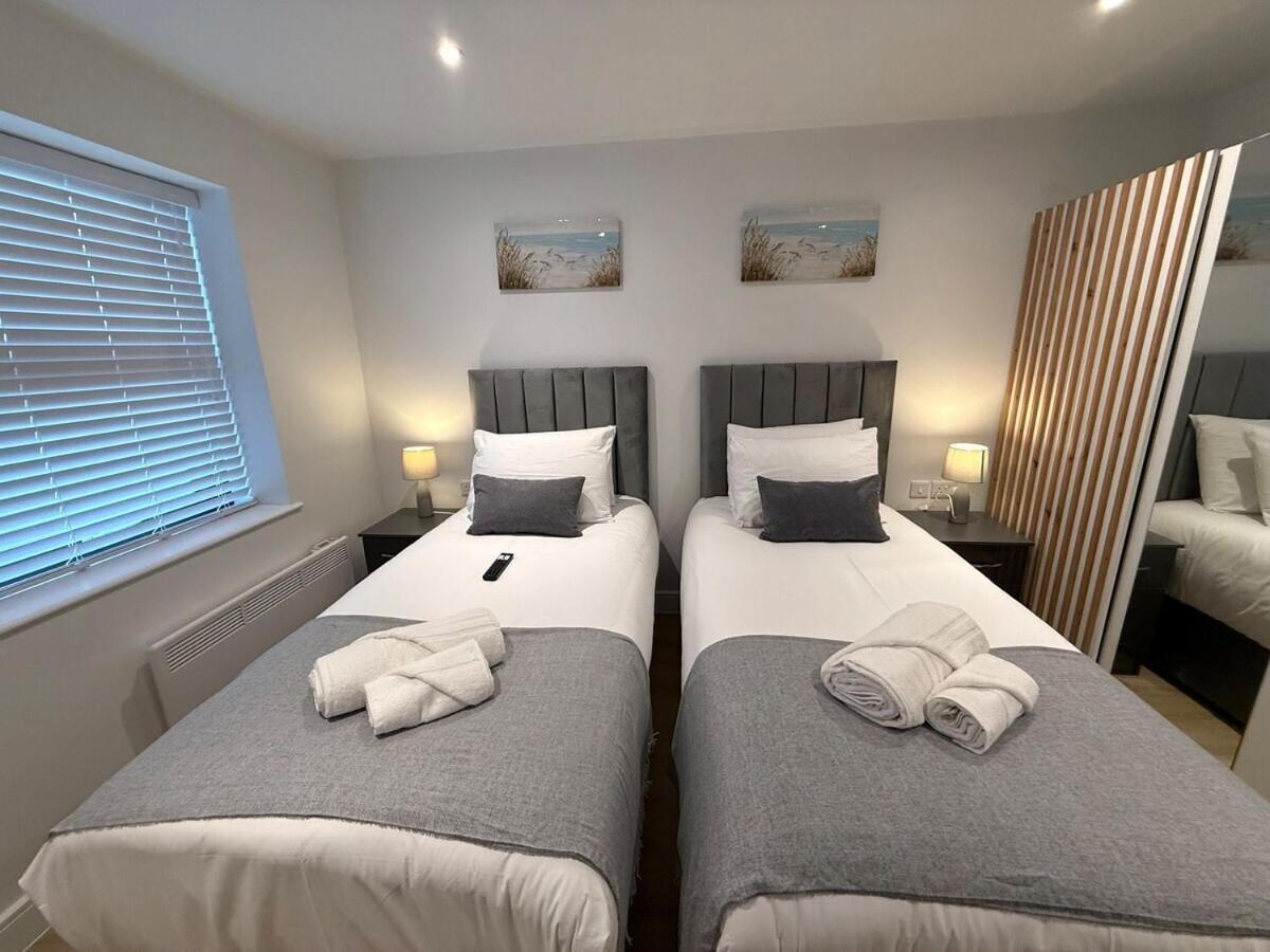 Apartment Sale Road Serviced Near Airport & Trafford Centre *