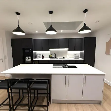 Sale Road Serviced Apartments Near Airport & Trafford Centre Wythenshawe Exterior foto