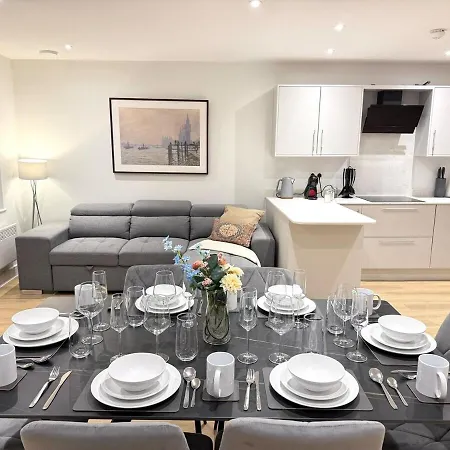 Sale Road Serviced Apartments Near Airport & Trafford Centre Wythenshawe Exterior foto