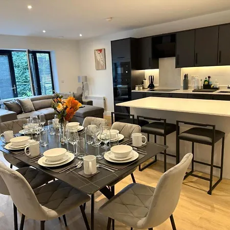 Sale Road Serviced Apartments Near Airport & Trafford Centre Wythenshawe Exterior foto