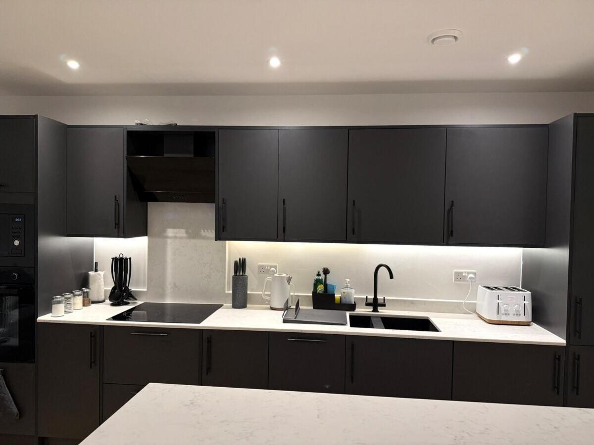 Appartamento Sale Road Serviced Near Airport & Trafford Centre *
